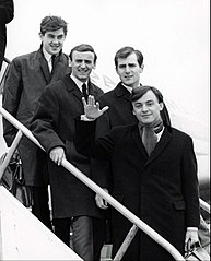 Gerry and the Pacemakers arrive NYC, 1964